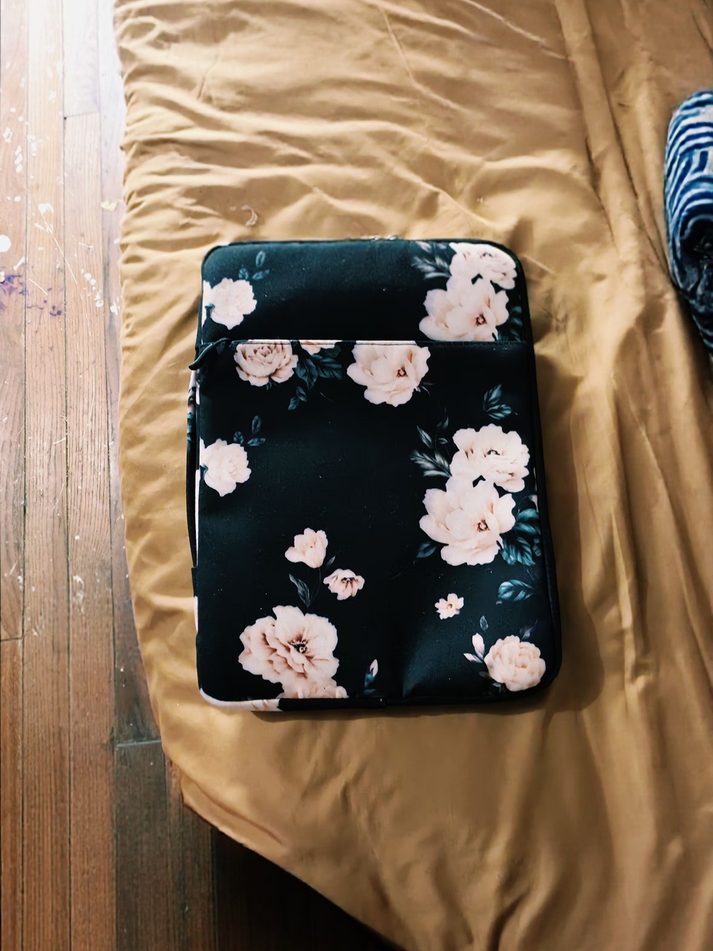 Mosiso Black Floral Tablet Sleeve with Blush Roses